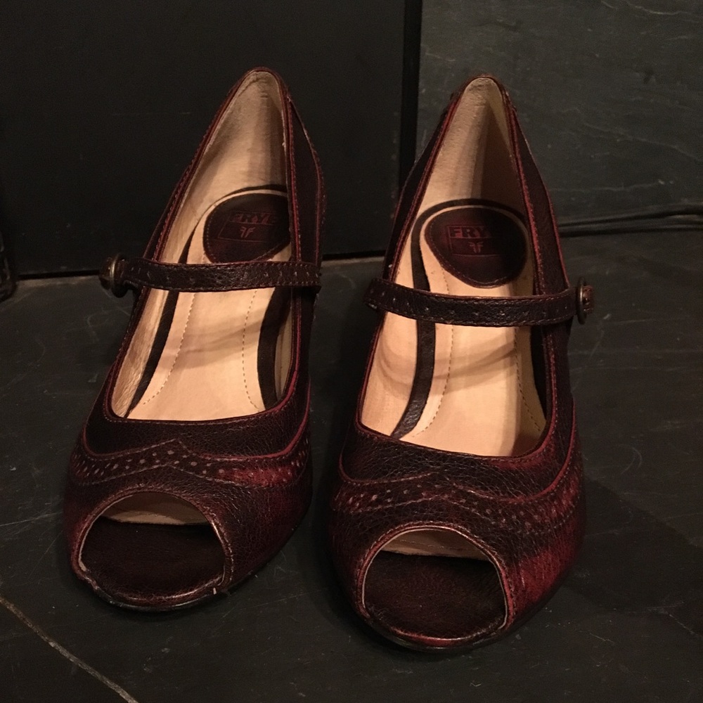 FRYE ✨ Leather Peep Toe Wooden Heel Pump